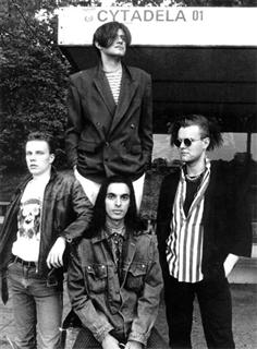 Stara Cytadela od lewej: Sidney Polak, Tomek Wasyłyszyn (na górze),Mikis Cupas, Maciej Wyrobek. Zdjęcie pochodzi z 1989 roku.